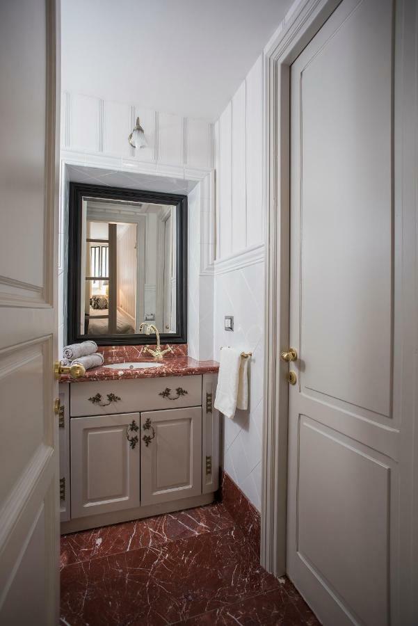 Roma Fontana Di Trevi Apartment ภายนอก รูปภาพ